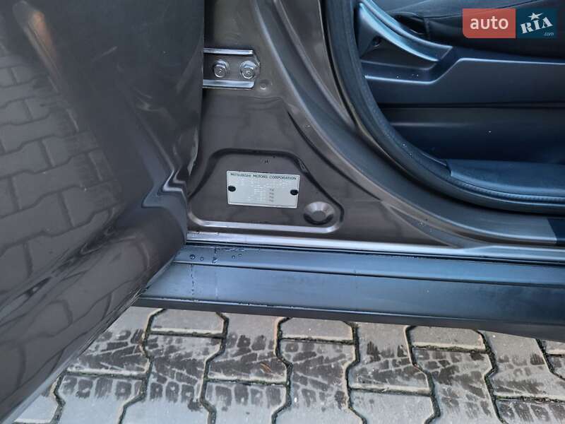 Внедорожник / Кроссовер Mitsubishi Outlander XL 2010 в Хмельницком