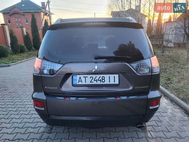Внедорожник / Кроссовер Mitsubishi Outlander XL 2010 в Хмельницком