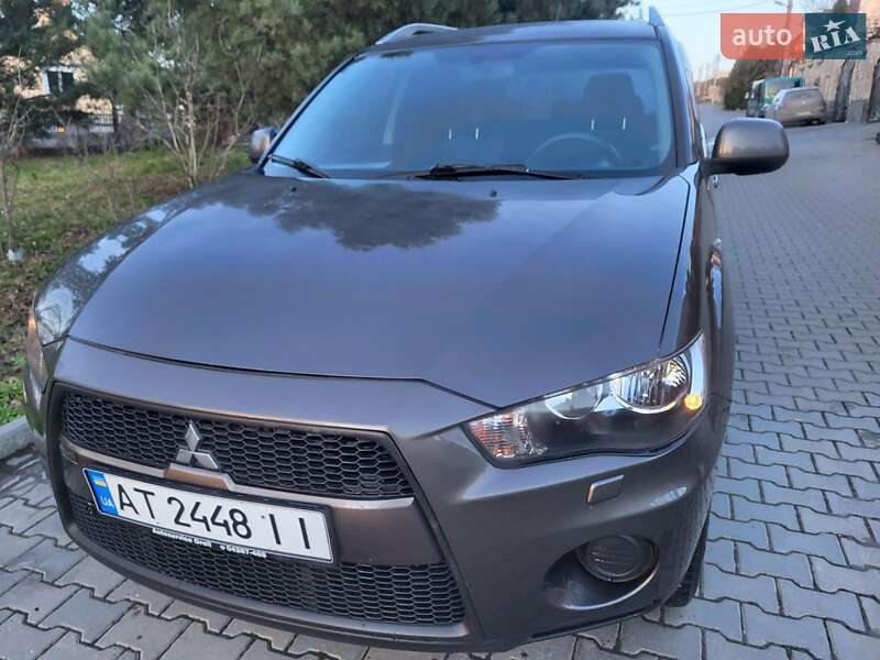 Внедорожник / Кроссовер Mitsubishi Outlander XL 2010 в Хмельницком