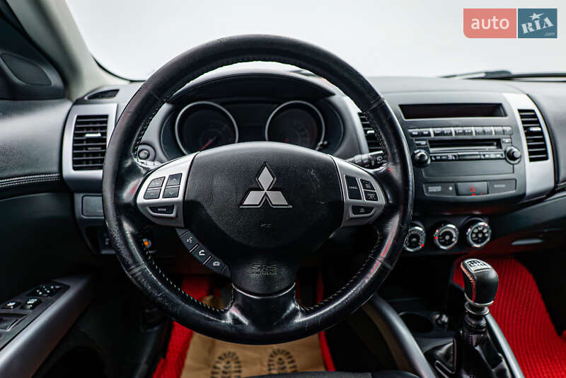 Внедорожник / Кроссовер Mitsubishi Outlander XL 2010 в Киеве фото 12 Внедорожник / Кроссовер Mitsubishi Outlander XL 2010 в Киеве