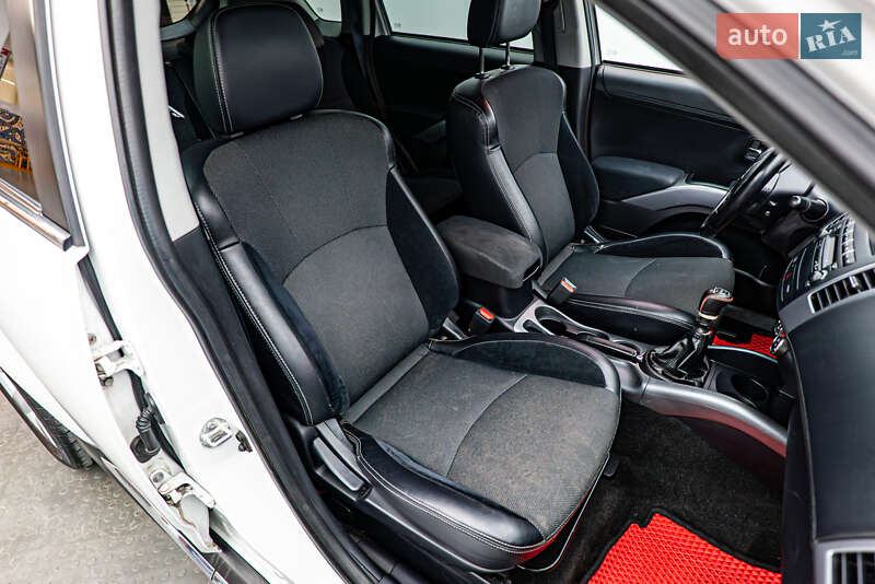 Внедорожник / Кроссовер Mitsubishi Outlander XL 2010 в Киеве фото 19 Внедорожник / Кроссовер Mitsubishi Outlander XL 2010 в Киеве