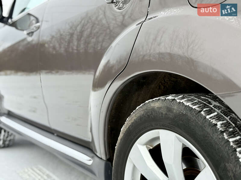 Внедорожник / Кроссовер Mitsubishi Outlander XL 2010 в Староконстантинове