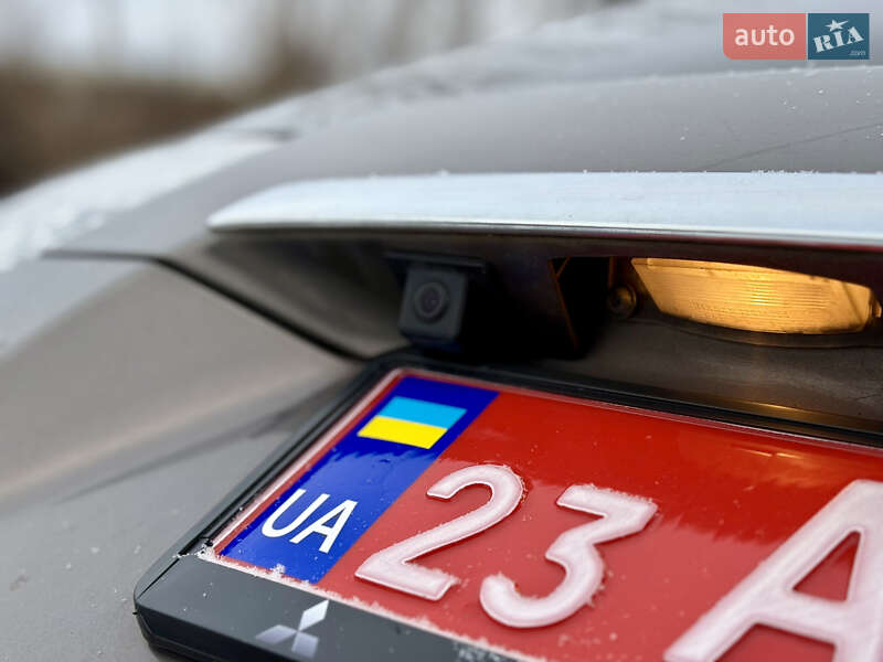 Внедорожник / Кроссовер Mitsubishi Outlander XL 2010 в Староконстантинове