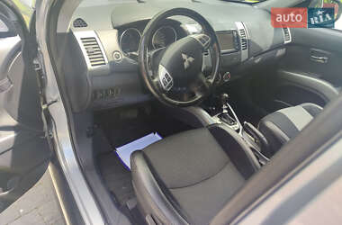 Позашляховик / Кросовер Mitsubishi Outlander XL 2011 в Дунаївцях