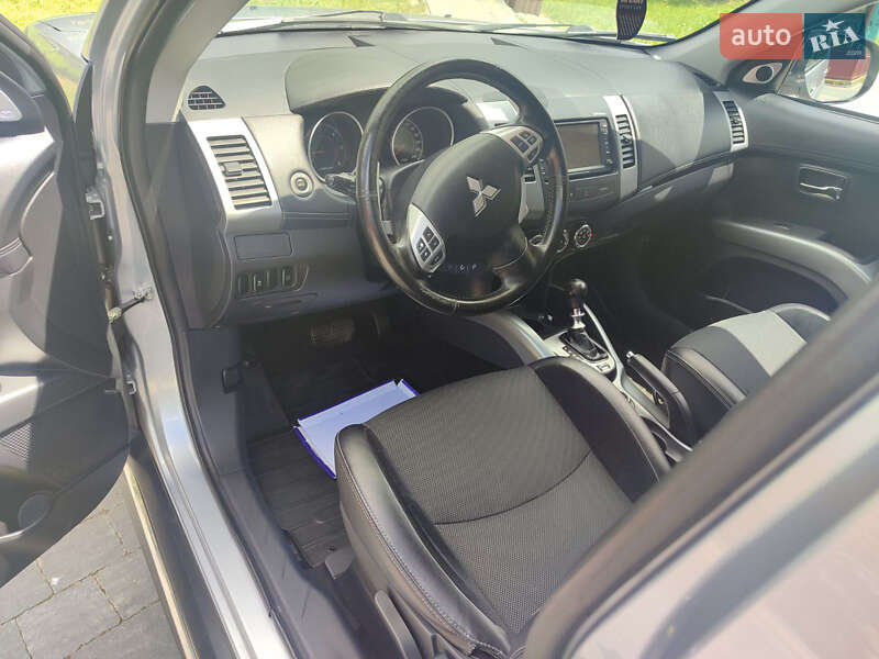 Mitsubishi Outlander XL 2011