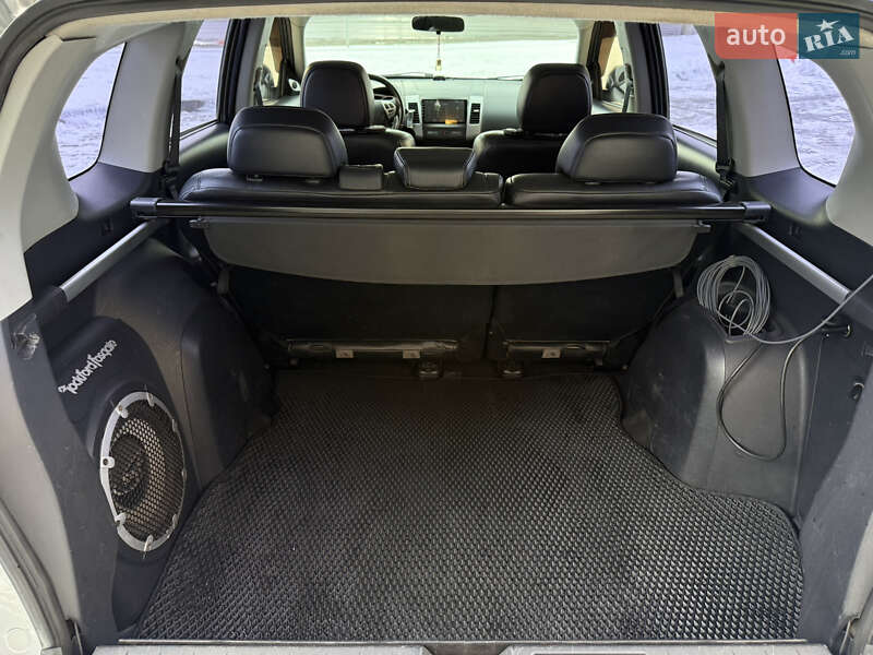 Внедорожник / Кроссовер Mitsubishi Outlander XL 2007 в Киеве