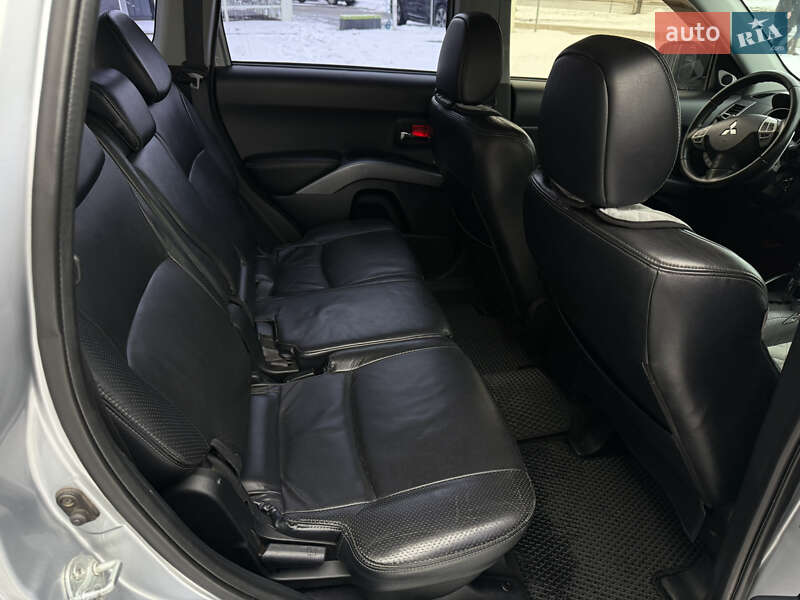 Внедорожник / Кроссовер Mitsubishi Outlander XL 2007 в Киеве