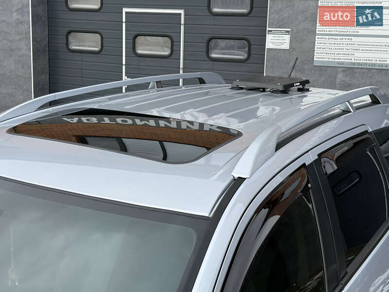 Внедорожник / Кроссовер Mitsubishi Outlander XL 2007 в Киеве