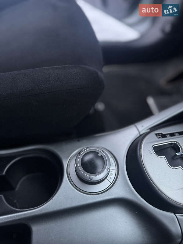 Позашляховик / Кросовер Mitsubishi Outlander XL 2008 в Броварах