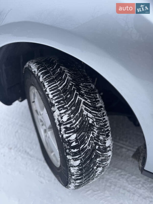 Позашляховик / Кросовер Mitsubishi Outlander XL 2008 в Броварах