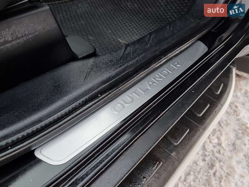 Позашляховик / Кросовер Mitsubishi Outlander XL 2008 в Вінниці