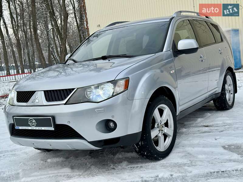 Внедорожник / Кроссовер Mitsubishi Outlander XL 2007 в Днепре