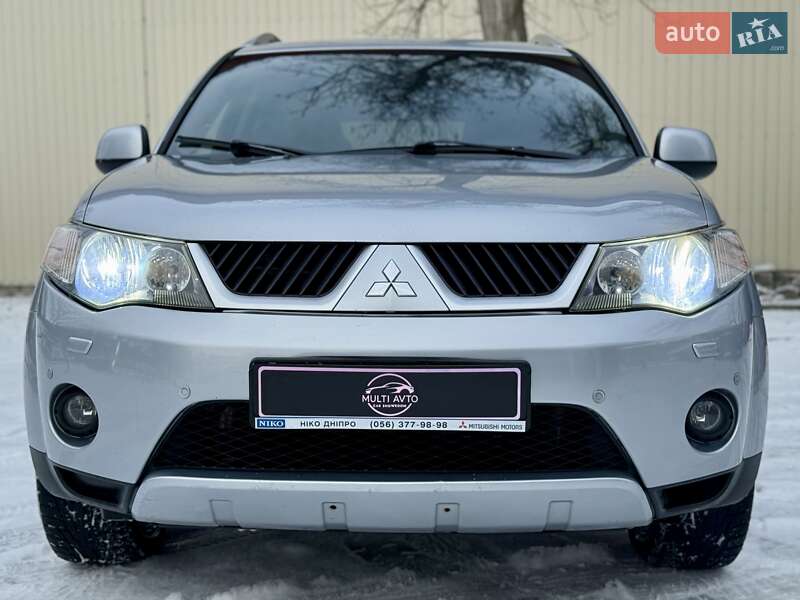 Внедорожник / Кроссовер Mitsubishi Outlander XL 2007 в Днепре