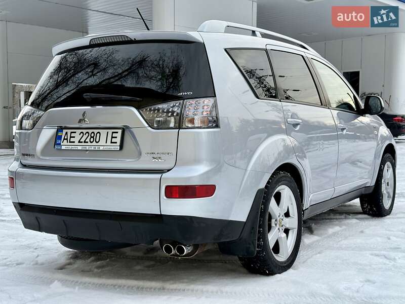 Внедорожник / Кроссовер Mitsubishi Outlander XL 2007 в Днепре