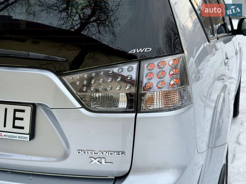 Внедорожник / Кроссовер Mitsubishi Outlander XL 2007 в Днепре