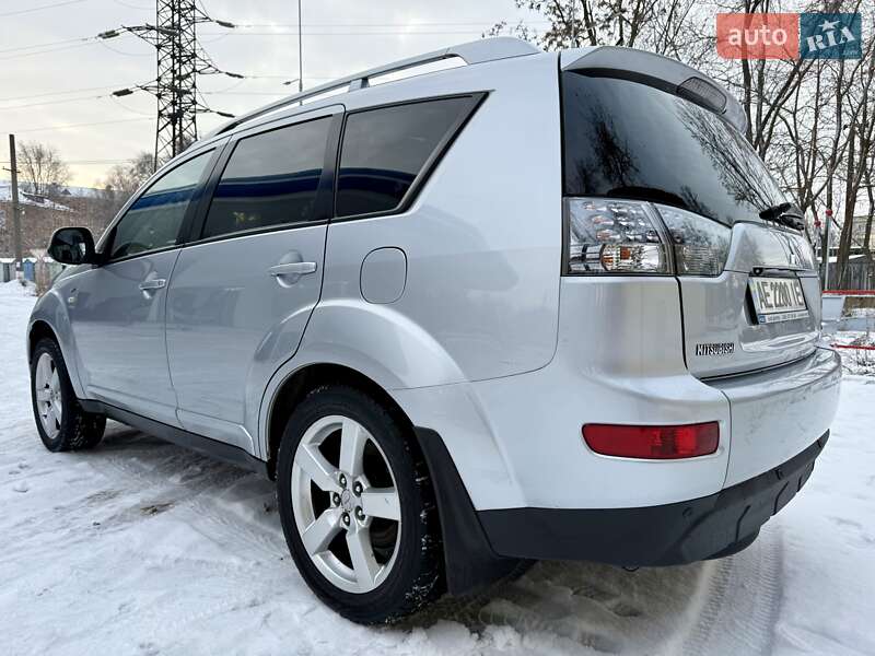 Внедорожник / Кроссовер Mitsubishi Outlander XL 2007 в Днепре