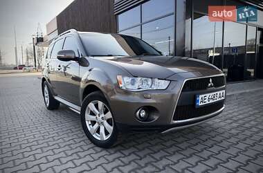Внедорожник / Кроссовер Mitsubishi Outlander XL 2011 в Днепре