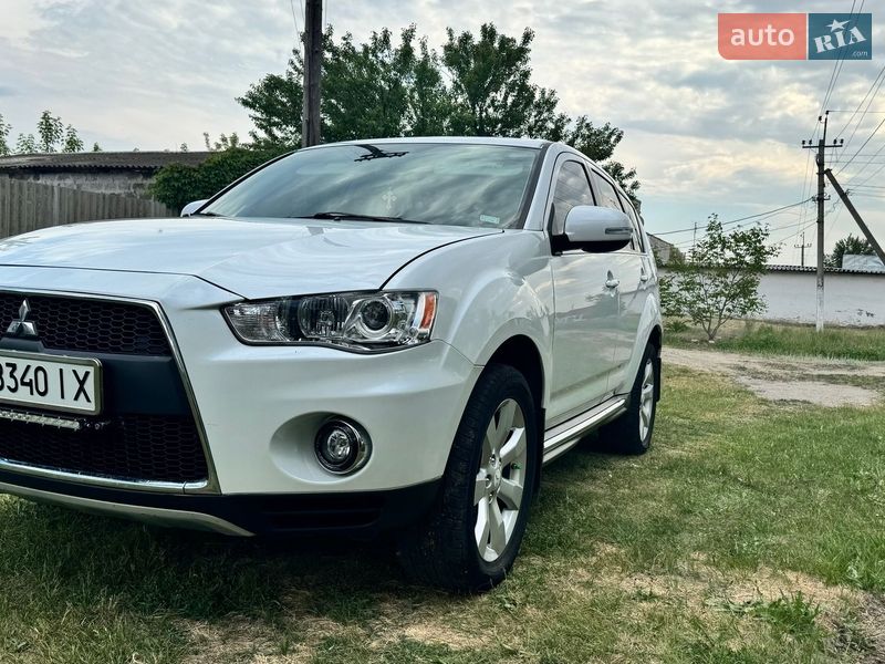 Mitsubishi Outlander XL 2010