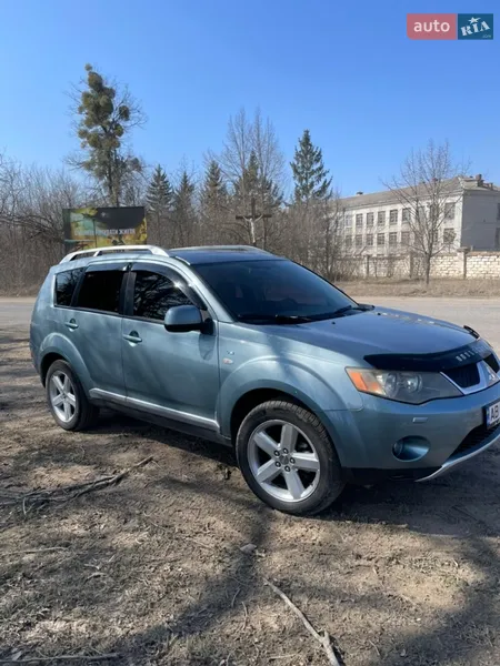 Mitsubishi Outlander XL