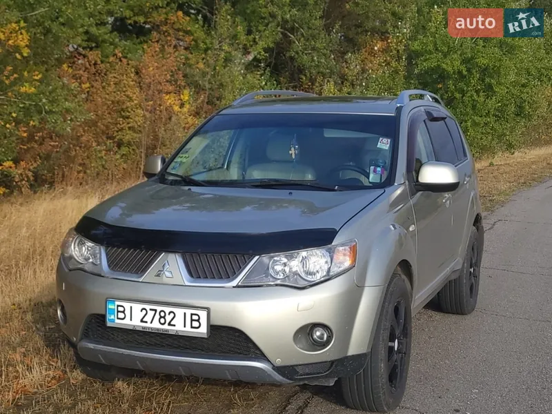 Mitsubishi Outlander XL