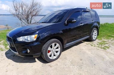 Внедорожник / Кроссовер Mitsubishi Outlander XL 2010 в Одессе