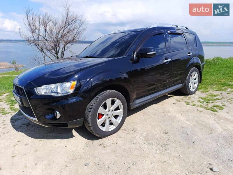 Mitsubishi Outlander XL 2010