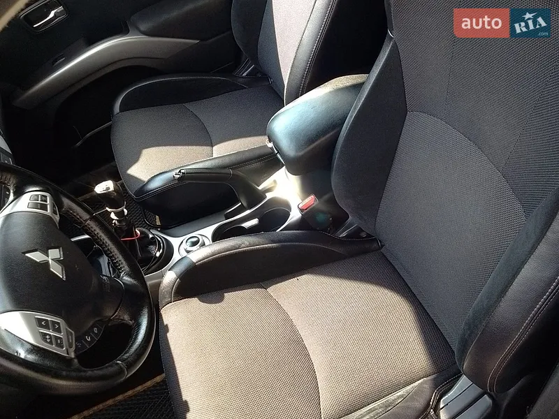 MITSUBISHI OUTLANDER 2012 VIN JMBXJCW1WCF008999 фото оголошення 38 з 82