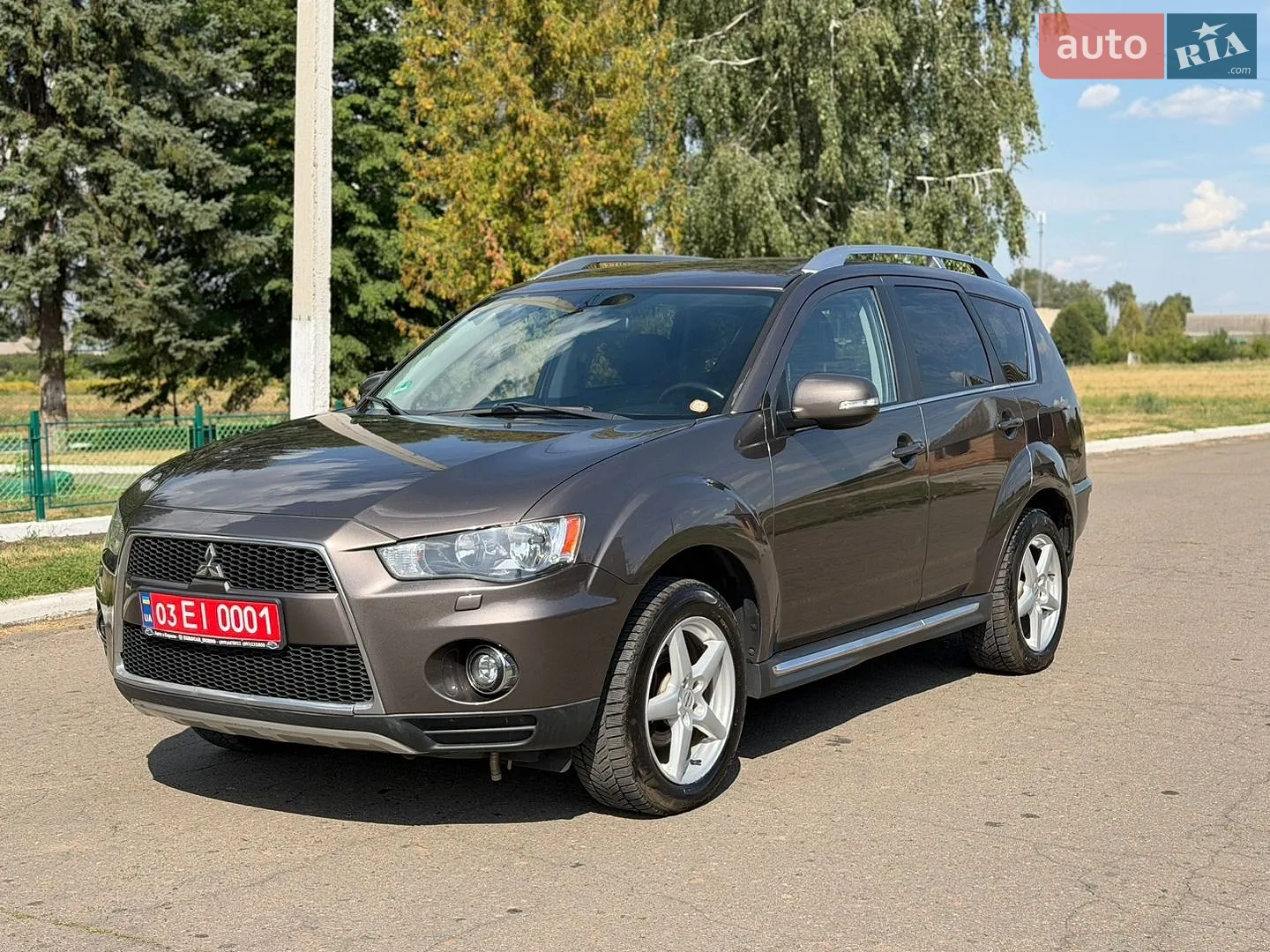 2011 Mitsubishi Outlander - фото 1