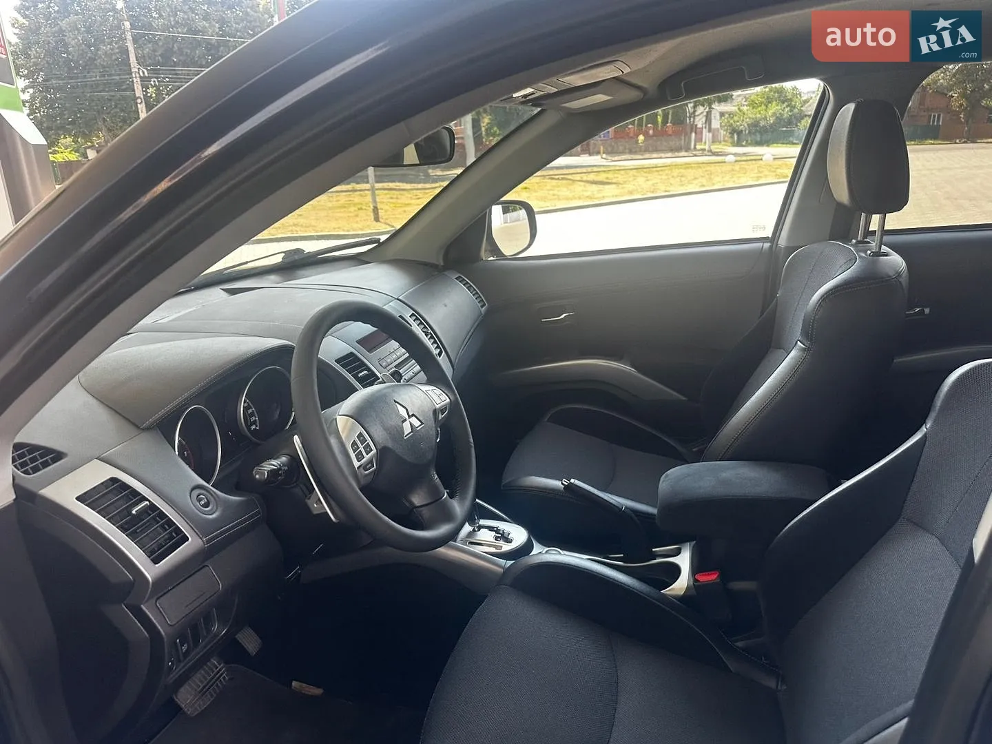 2010 Mitsubishi Outlander - мініатюра 32