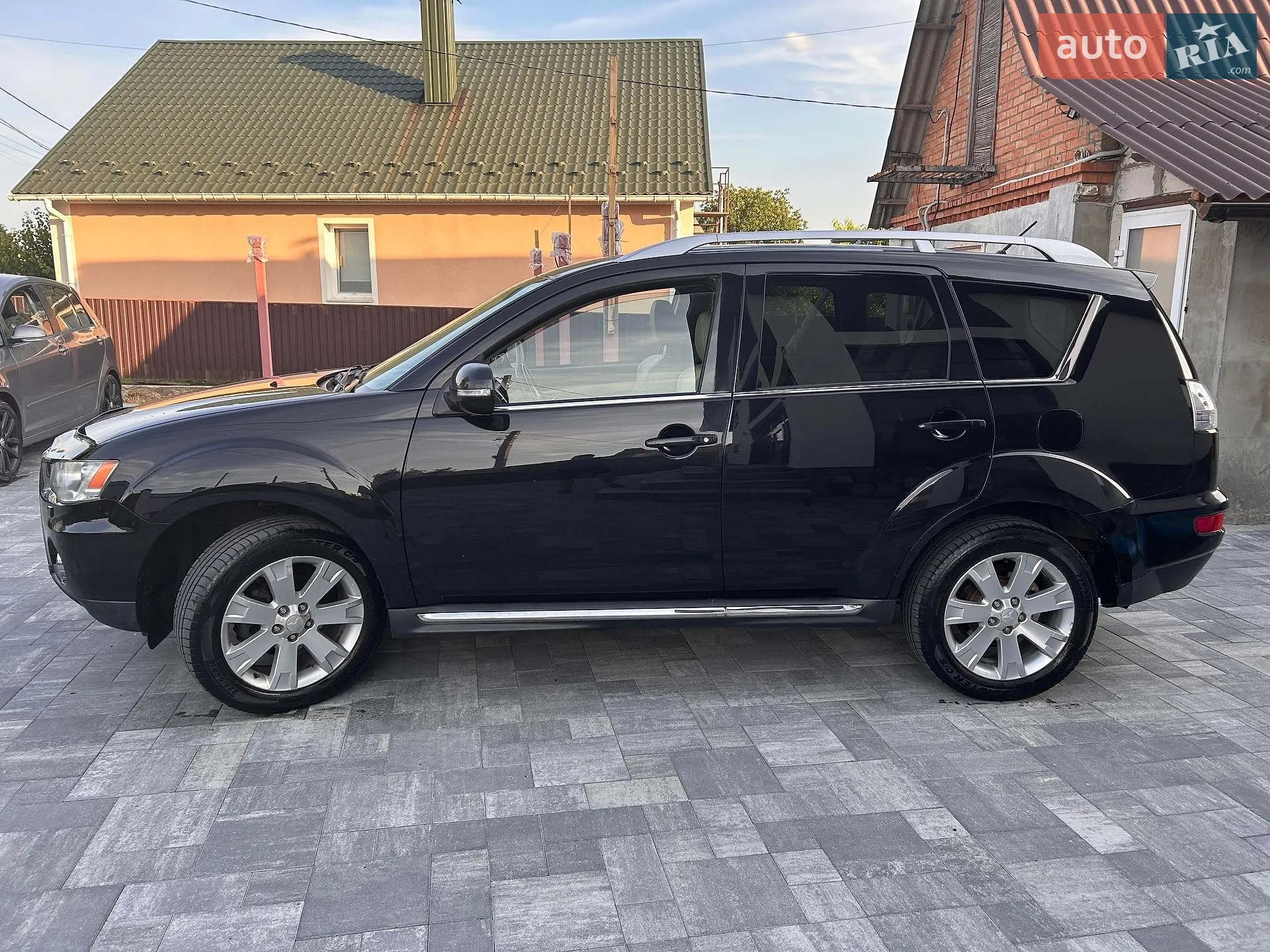 2010 Mitsubishi Outlander - мініатюра 2