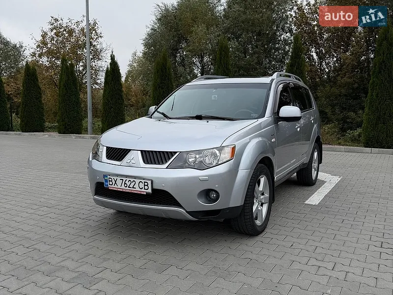 Mitsubishi Outlander XL