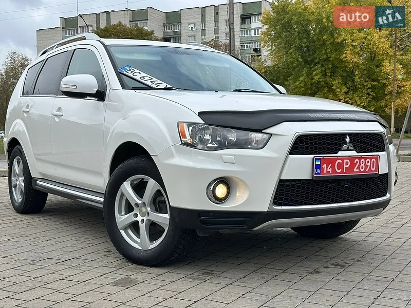 Mitsubishi Outlander XL