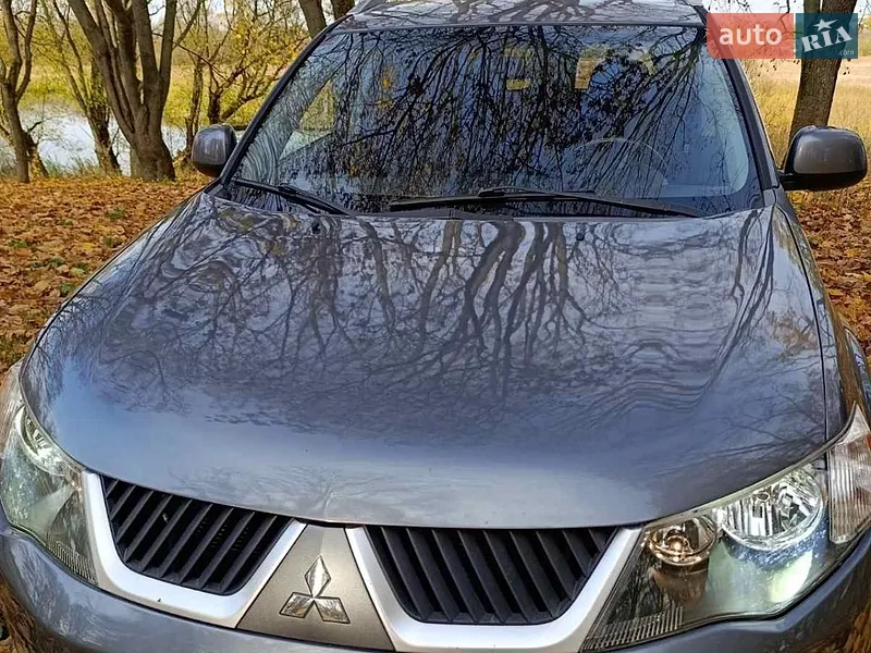 Mitsubishi Outlander XL