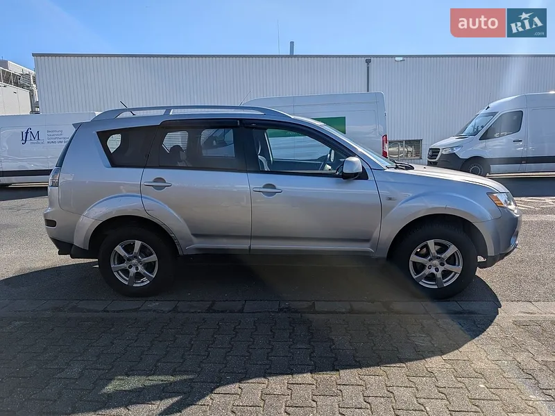 Mitsubishi Outlander XL