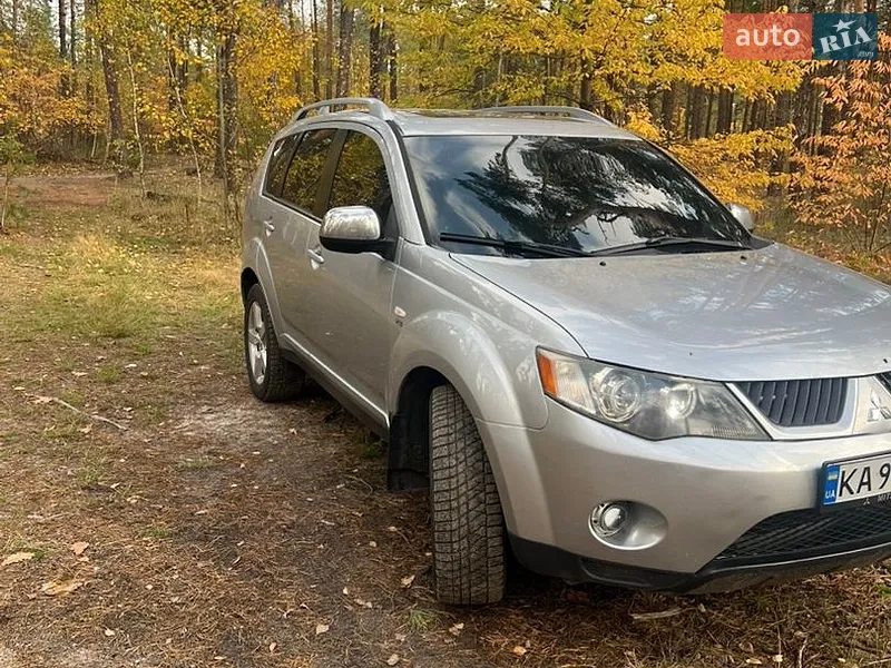 Mitsubishi Outlander XL