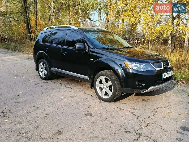Mitsubishi Outlander XL