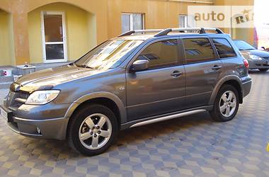 Внедорожник / Кроссовер Mitsubishi Outlander 2005 в Киеве