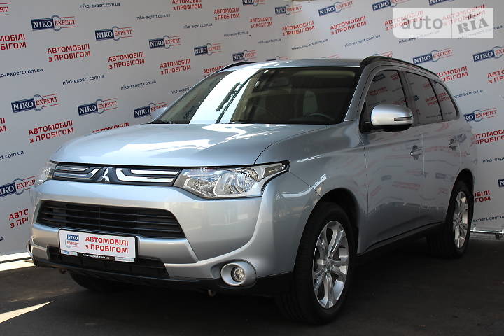 Внедорожник / Кроссовер Mitsubishi Outlander 2012 в Киеве