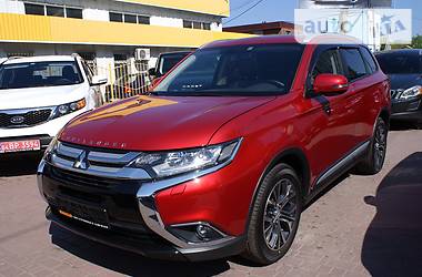 Внедорожник / Кроссовер Mitsubishi Outlander 2016 в Одессе