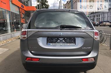 Внедорожник / Кроссовер Mitsubishi Outlander 2014 в Киеве