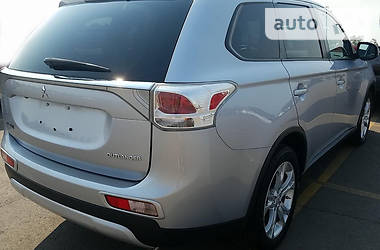 Внедорожник / Кроссовер Mitsubishi Outlander 2015 в Львове