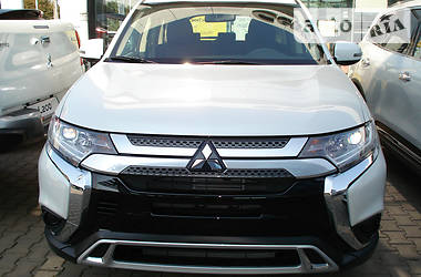 Внедорожник / Кроссовер Mitsubishi Outlander 2018 в Хмельницком