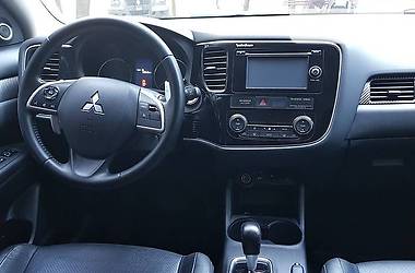 Позашляховик / Кросовер Mitsubishi Outlander 2012 в 