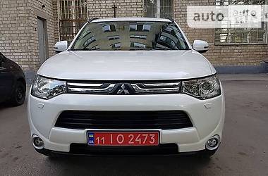 Позашляховик / Кросовер Mitsubishi Outlander 2012 в 