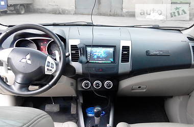Позашляховик / Кросовер Mitsubishi Outlander 2007 в 