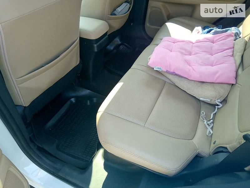 Внедорожник / Кроссовер Mitsubishi Outlander 2014 в Киеве