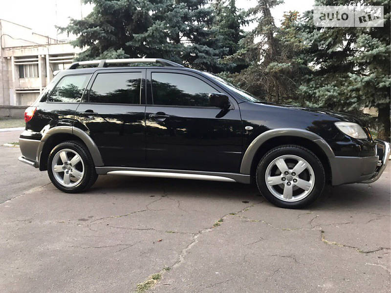 Внедорожник / Кроссовер Mitsubishi Outlander 2004 в Полтаве