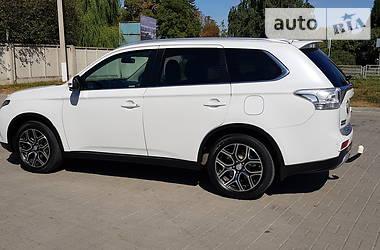 Внедорожник / Кроссовер Mitsubishi Outlander 2015 в Тернополе