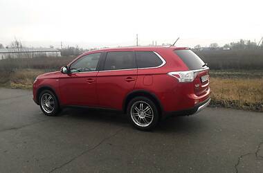Позашляховик / Кросовер Mitsubishi Outlander 2014 в 