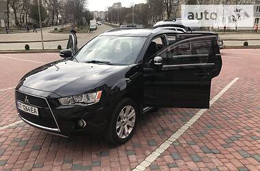 Позашляховик / Кросовер Mitsubishi Outlander 2010 в 